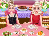 Barbie si Elsa Intalnire la Bufet